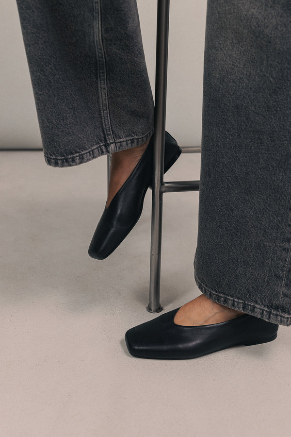 Gabrielle black ballet flats