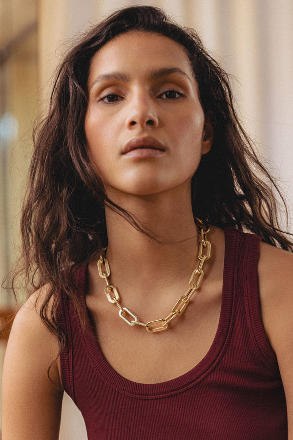 Collier Dolly