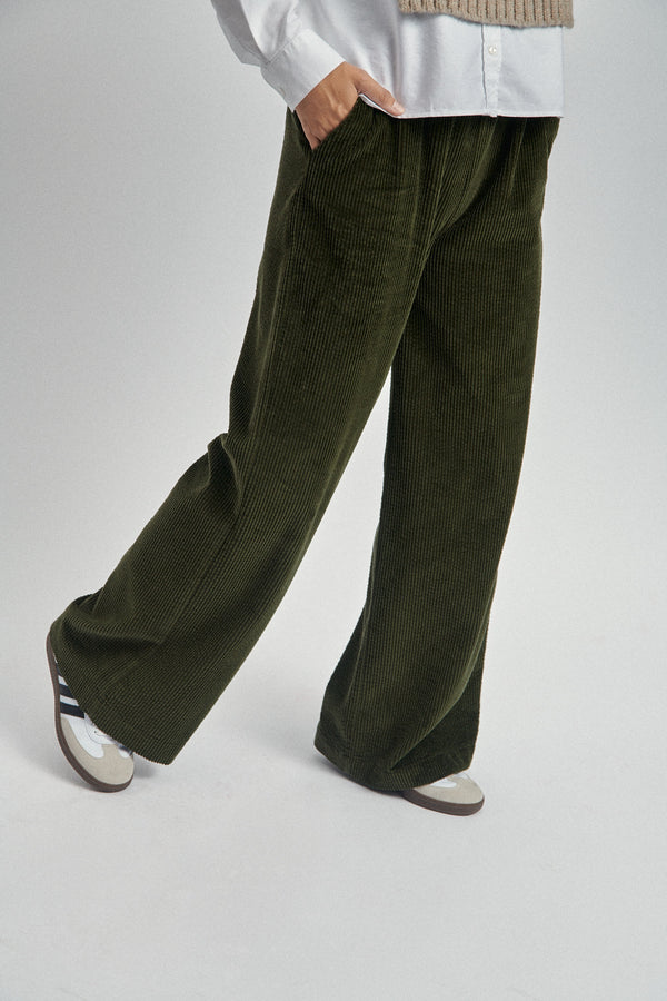 Pantalon en velours kaki 2