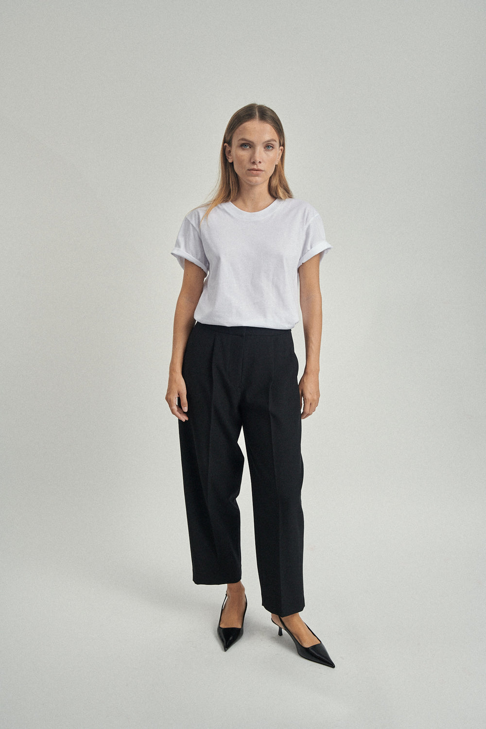 Pantalon court coupe carotte noir Stella 2