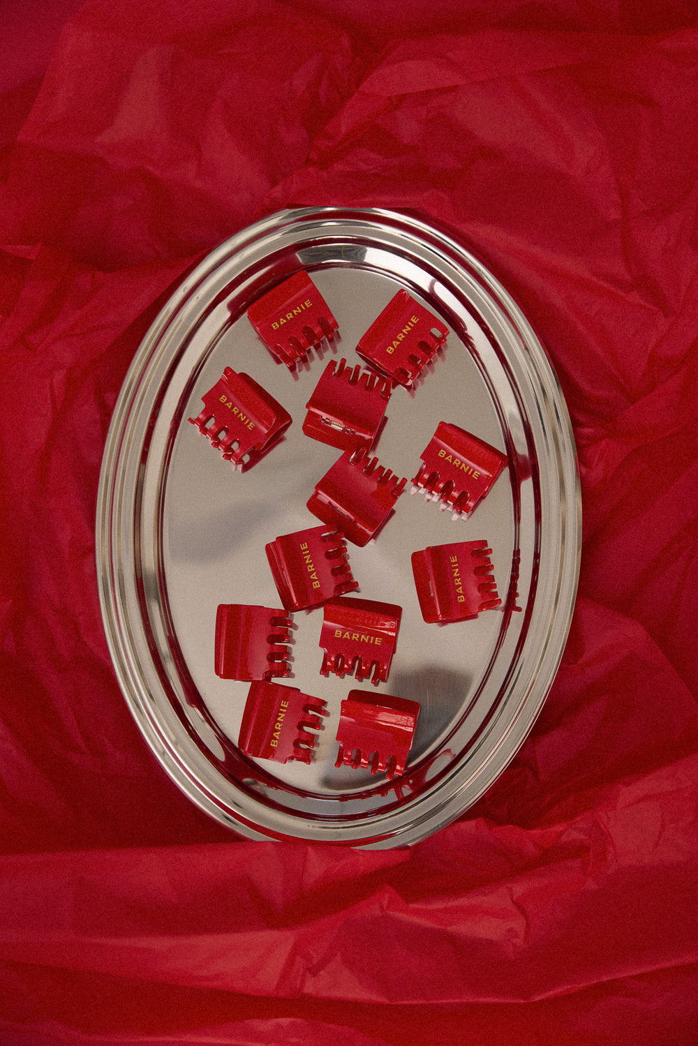 Pince à cheveux rouge