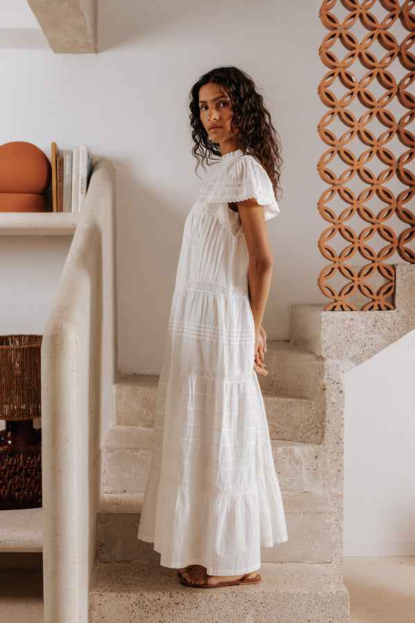 Judith white dress