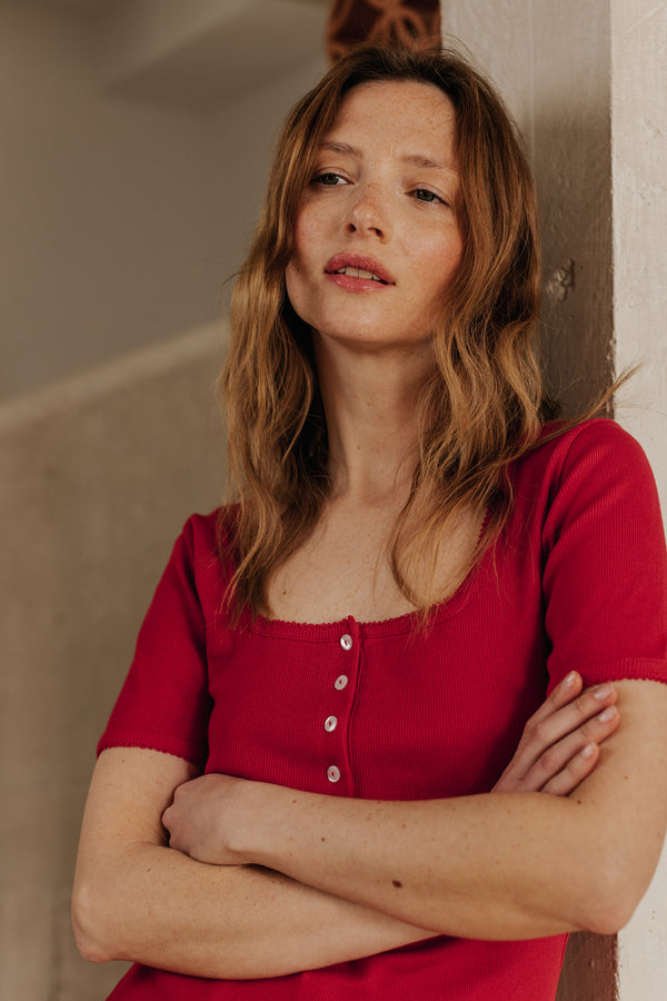 Clara red t-shirt